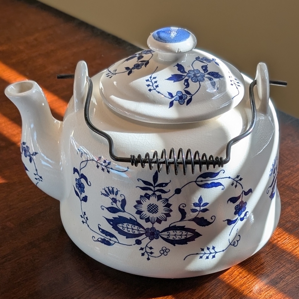 Vintage teapot imported from Japan.